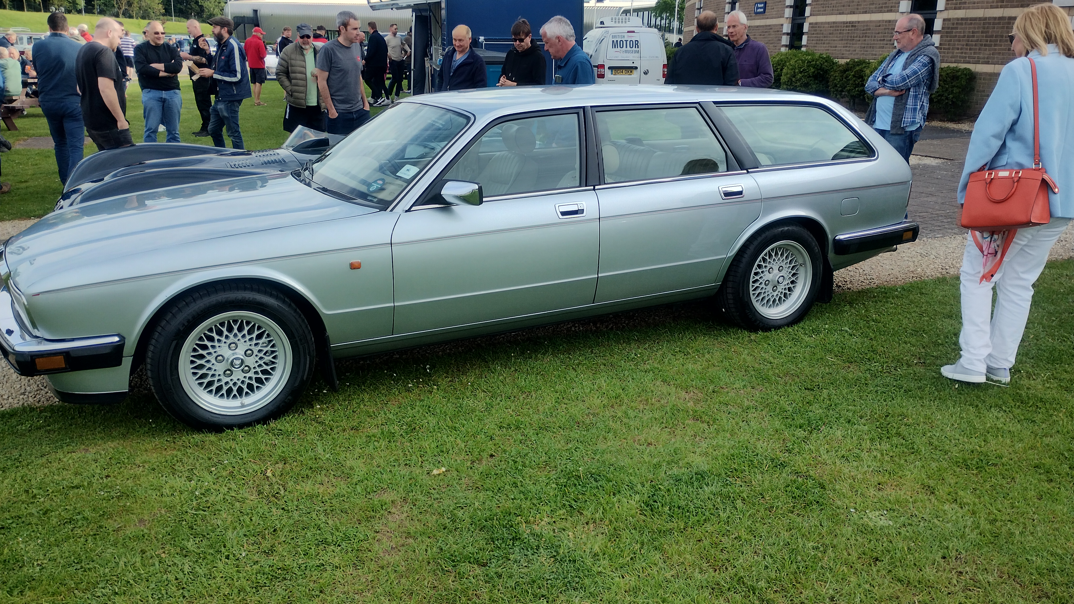 XJ40
